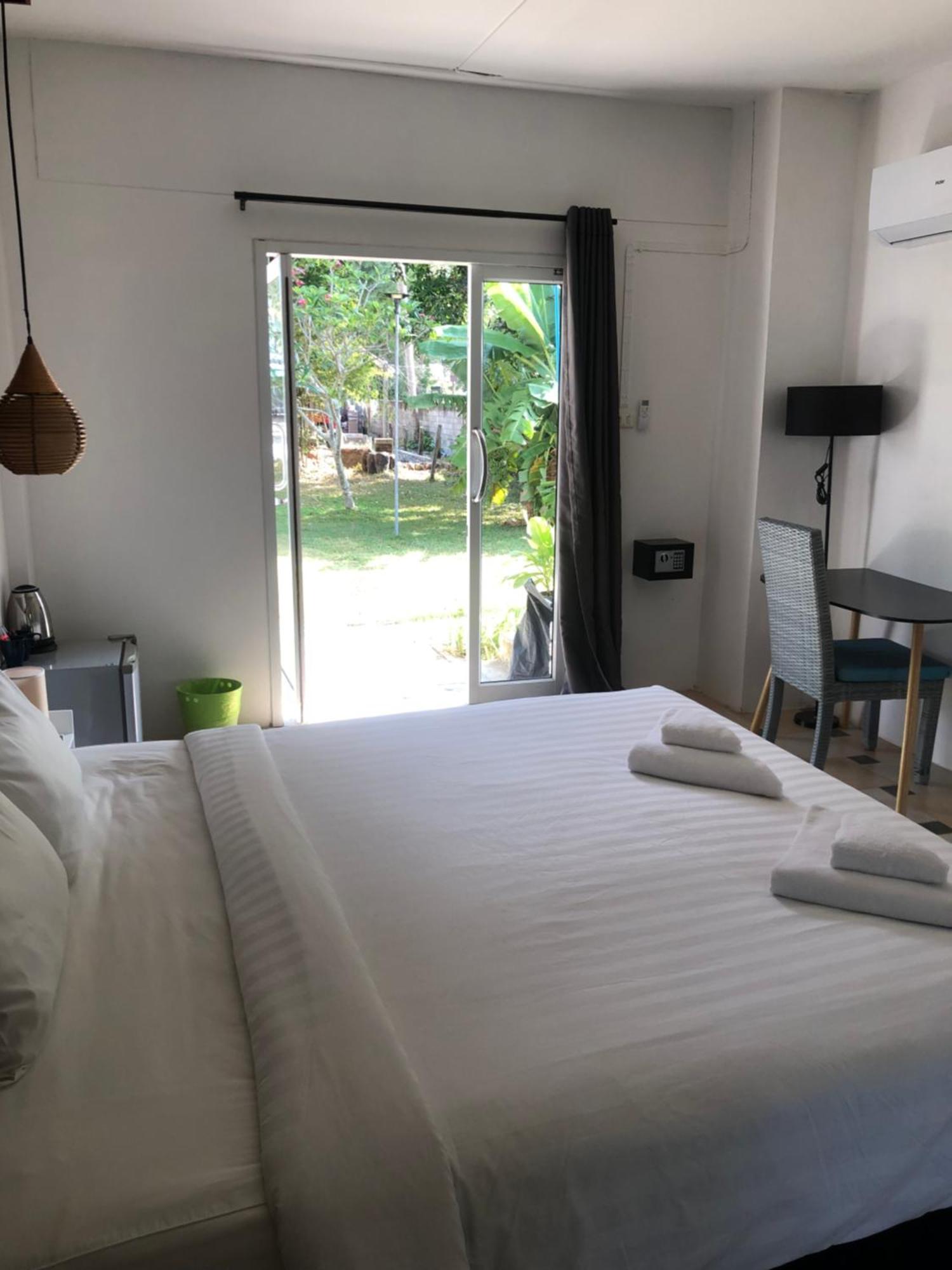 Wild Wood X Hansa Beach Fitness Resort Thongsala Exterior foto